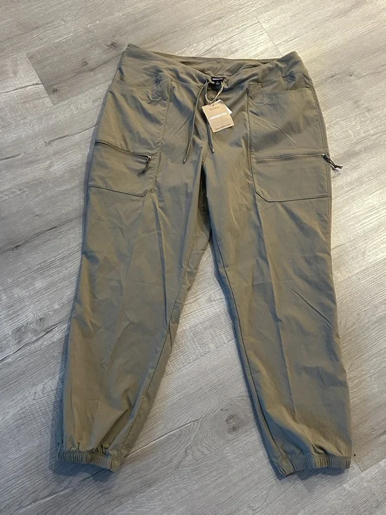 PATAGONIA | Women's Quandary Joggers - Picture 1 of 9